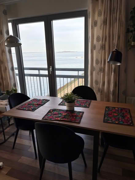 Photo of free 4-6 seater extending dining table (Newhaven EH6) #3