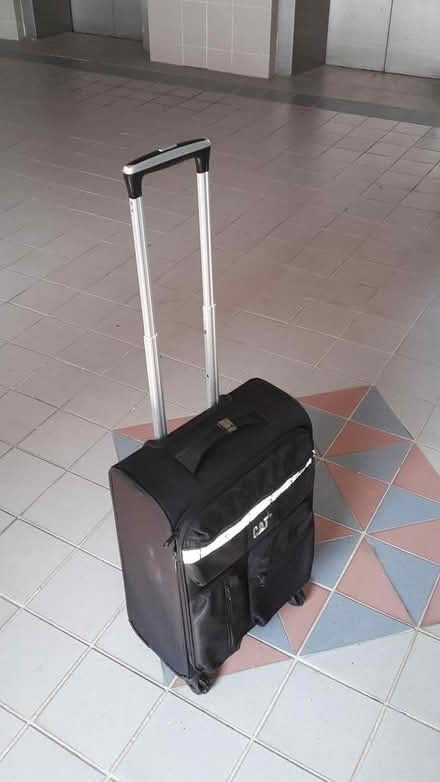 Photo of free FAULTY "Caterpillar" Wheel Luggage (Queenstown, near MRT) #1