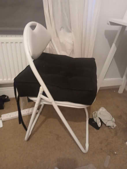 Photo of free Foldable chair, and/or chair pillow (Balham SW17) #1