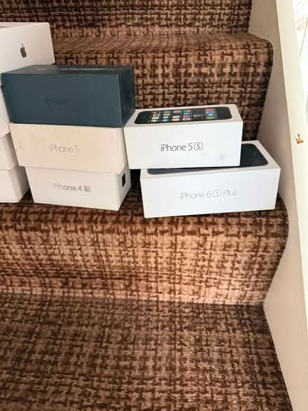 Photo of free empty apple iphone/ipad boxes (Croydon. CR2 9) #4