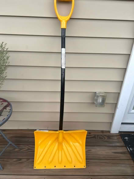 Photo of free Ergonomic snow shovel (Owings Mills,MD) #1