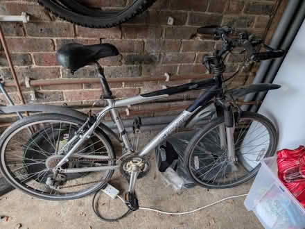 Photo of free Men's bike (Warlingham CR6) #1