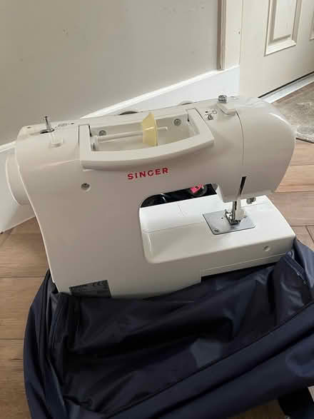 Photo of free Faulty Singer 2273 sewing machine (Bromley BR2) #1