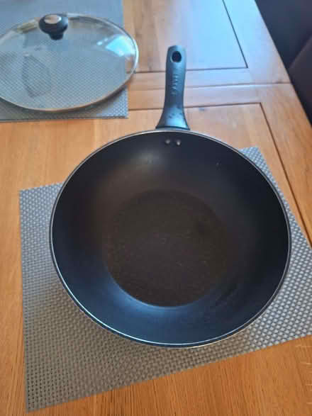 Photo of free Wok style pan (Eaton NR4) #1