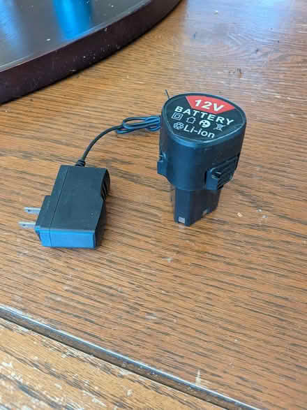 Photo of free 12 volt battery li-ion (Oakland Rose Garden) #1