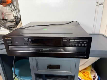 Photo of free 6-Disc CD changer (S. Leesburg near Banshee Reeks) #1