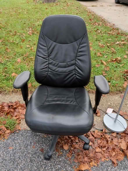 Photo of free Desk chair (Bowie) #1
