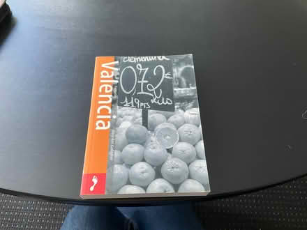 Photo of free Valencia guide book (Sale M33) #1