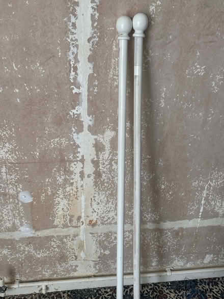 Photo of free White chunky curtain pole (Stannington S6) #1