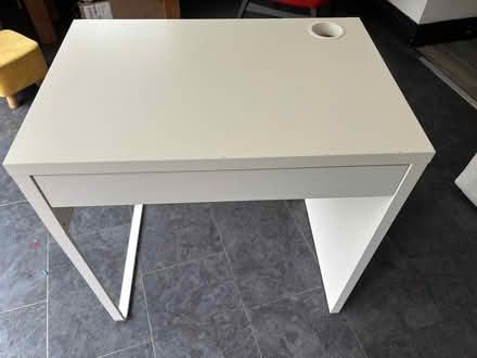 Photo of free Single Desk (Waltham Abbey EN9) #1