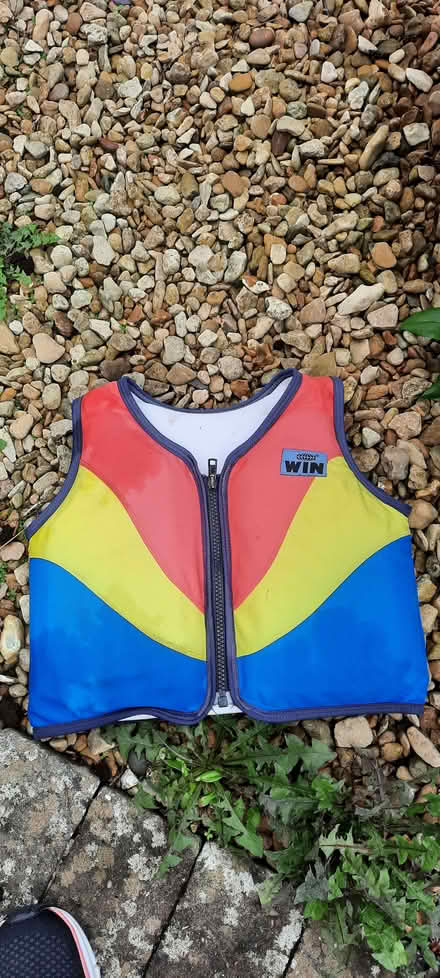 Photo of free Kids float jacket (Knighton LD7) #1