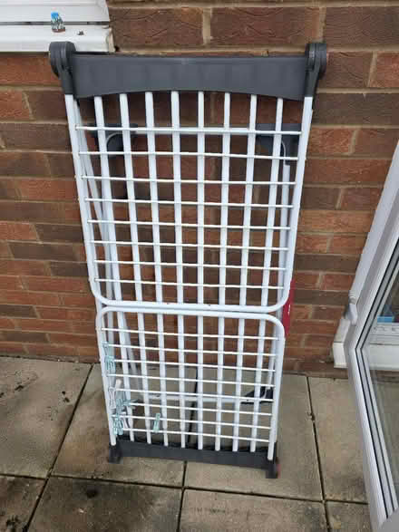 Photo of free Vileda extendable clothing airer (LE4 9WT) #1