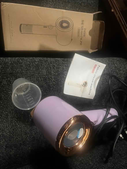 Photo of free Mini clothes steamer (Fobbing SS17) #1