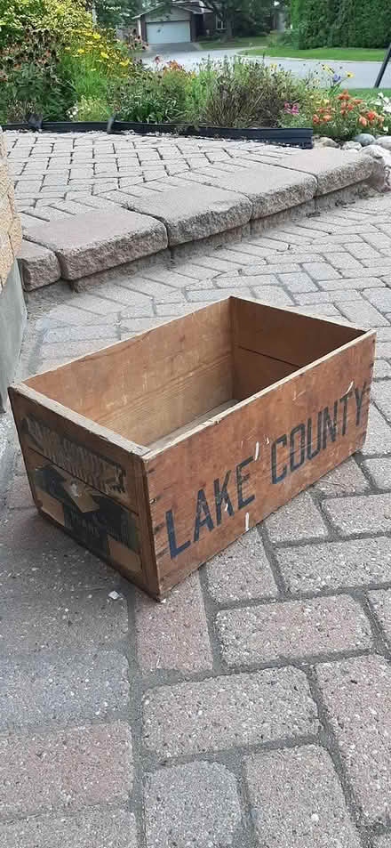 Photo of free Old wooden box (Hiawatha Park) #2