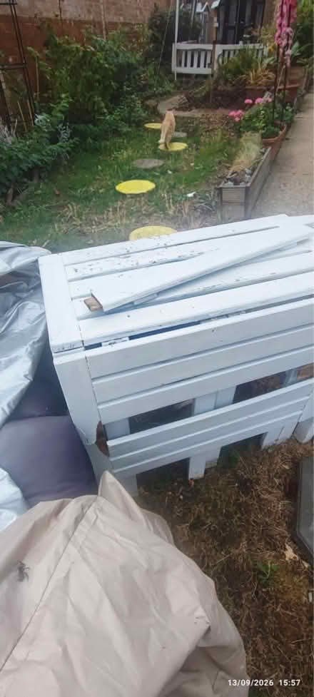 Photo of free White 3 seat garden set (Wimbledon SW19) #1