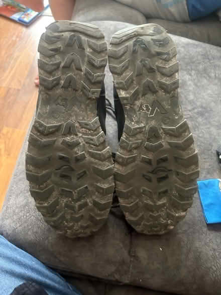 Photo of free Men’s walking hiking boots 10.5/11 (Chatham ME4) #3