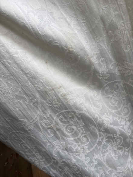 Photo of free White textured door curtain (Ballyhackamore BT4) #2