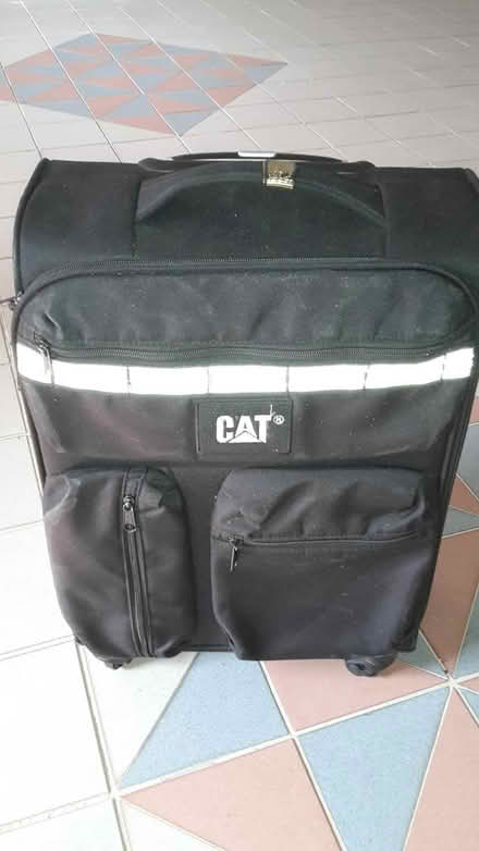 Photo of free FAULTY "Caterpillar" Wheel Luggage (Queenstown, near MRT) #2