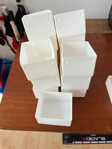 Photo of free 24 plastic 3D printed boxes. (Woodside CR0) #1