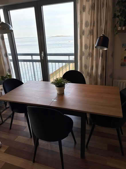Photo of free 4-6 seater extending dining table (Newhaven EH6) #2