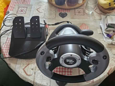 Photo of free wheel+ pedals for Palaystation 2 (Rowhedge CO5) #1