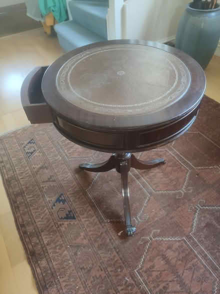 Photo of free Repro Victorian circular table (Tring HP23) #1