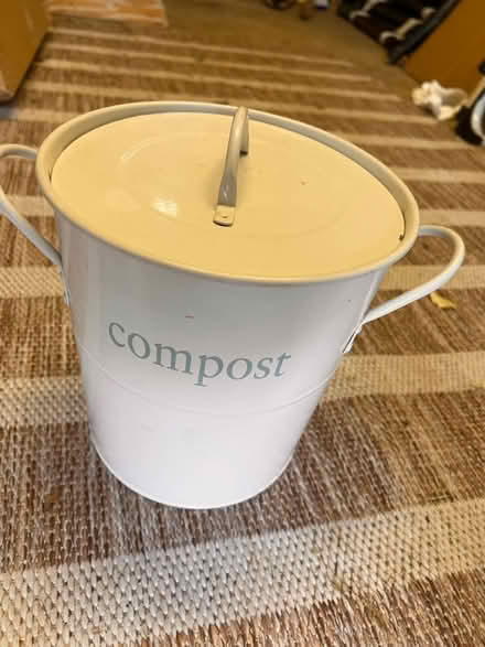 Photo of free Little food waste bin (TW16 Sunbury) #2