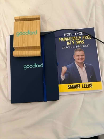 Photo of free Power bank ,Books (Raynes park SW20) #1