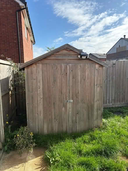 Photo of free Shed for free. Needs dismantling (Doncaster DN4) #1