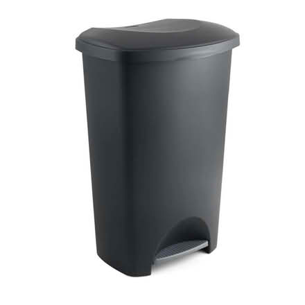 Photo of free 50l kitchen bin (Fordhouses WV10) #1