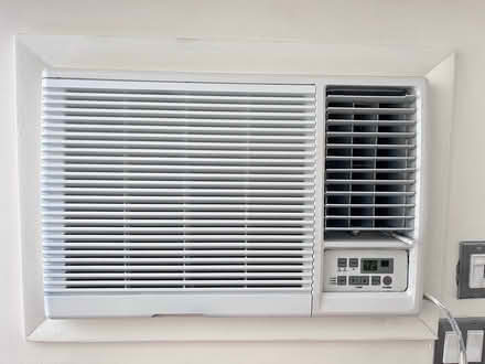 Photo of free Working wall AC (Fair Lawn, NJ) #2