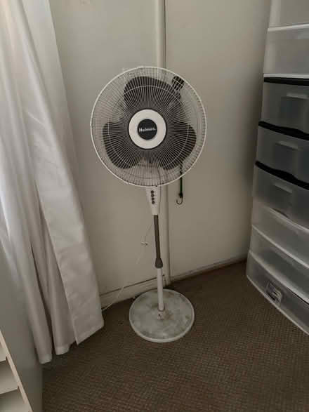 Photo of free Shelves, prints, Keurig, lamps (90069) #4