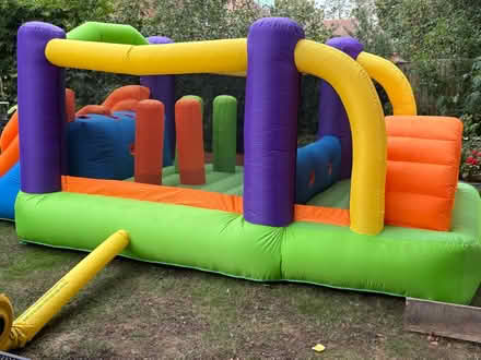 Photo of free Obstacle course bouncy castle (Highway SL6) #4