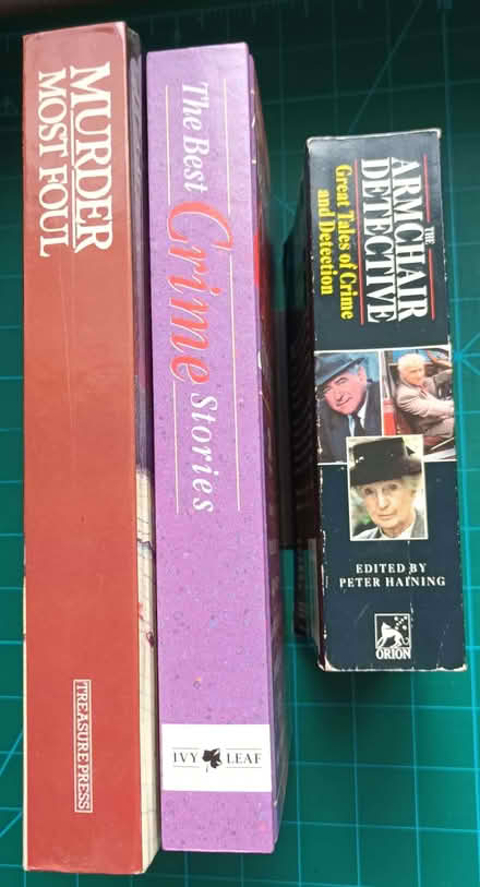 Photo of free Mixed Authors – Crime & Mystery Paperbacks (Hatch End HA5) #1