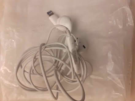 Photo of free IPhone earphones (Birmingham City Centre B4) #1