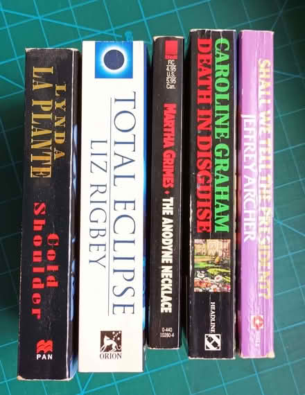 Photo of free Mixed Selection of Paperbacks – Crime & Mystery (Hatch End HA5) #1