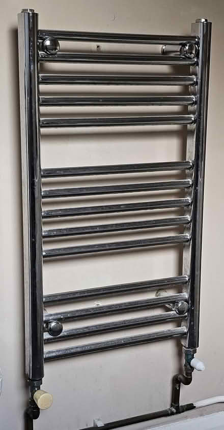 Photo of free Towel Radiator : W 40 x H 71 cm (Dawlish EX7) #1