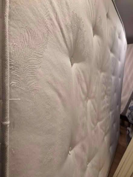 Photo of free Dreams Traditionnal Open Spring King SizeMattress (Isleworth TW7) #2