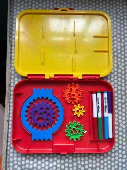 Photo of free Spirograph set (Bournville B30) #1
