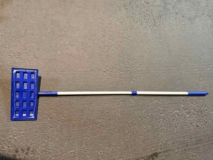 Photo of free Flat floor mop, needs pads (1075 Valencia Avenue) #2