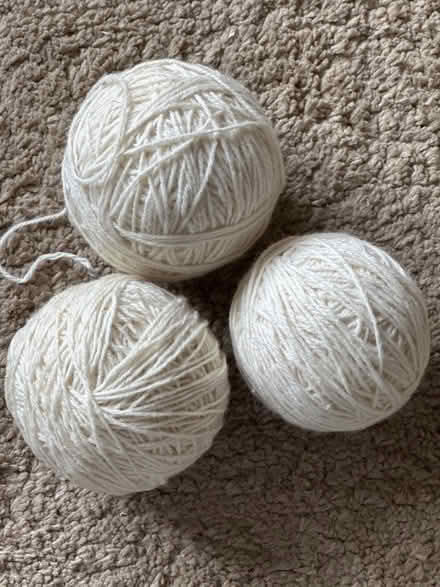 Photo of free Cream yarn (Sanderstead CR2) #1