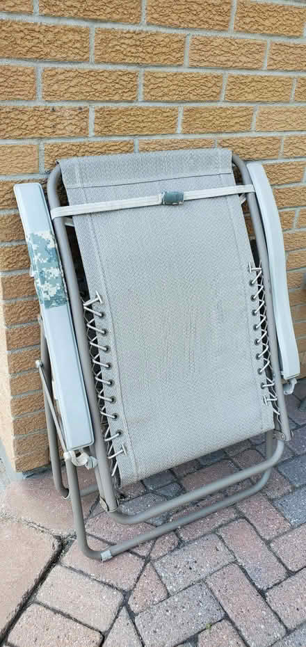 Photo of free Zero gravity lawnchair (Hiawatha Park) #1