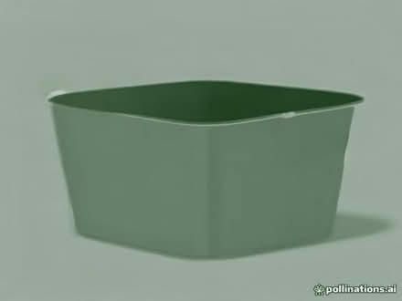 Photo of free Re post: Storage bin (Stratton Strawless NR10) #1
