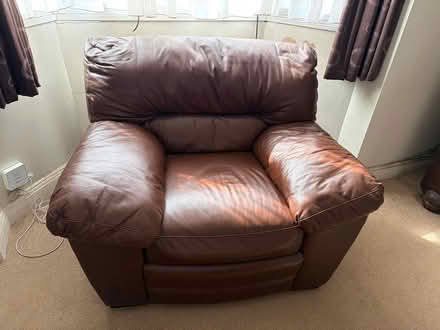 Photo of free 3 Piece Leather suite (Kempston, Bedford MK42) #3
