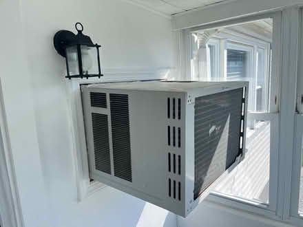 Photo of free Working wall AC (Fair Lawn, NJ) #4