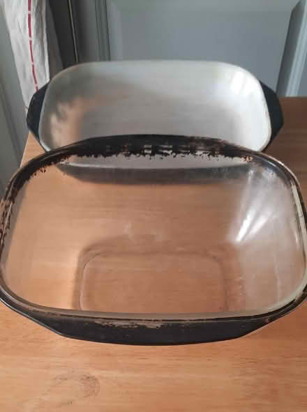 Photo of free Roast casserole dish - Pyrex (Woodley RG6) #3