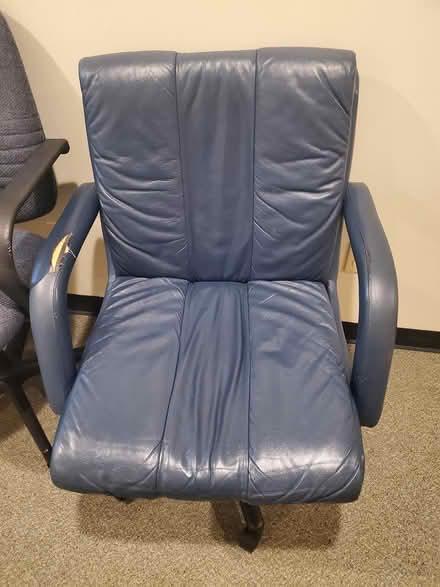 Photo of free office chairs, various types (South Bellevue) #3