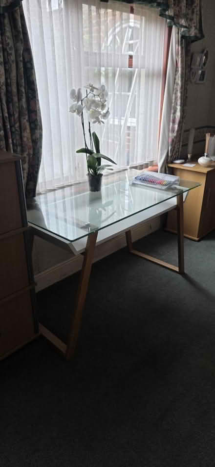 Photo of free Table (Fareham PO16) #1