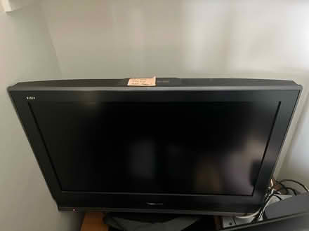 Photo of free Panasonic 32” Tv and remote (OX11 South Moreton) #1