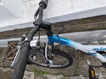 Photo of free Girl's bike (probably 5 -7 years) (London N17) #3